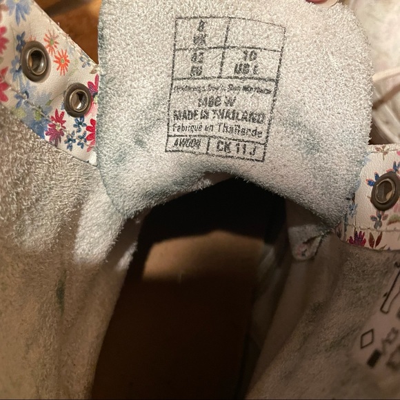 Dr.Martens Painted White Floral Delaney ankle boot - Picture 3 of 8